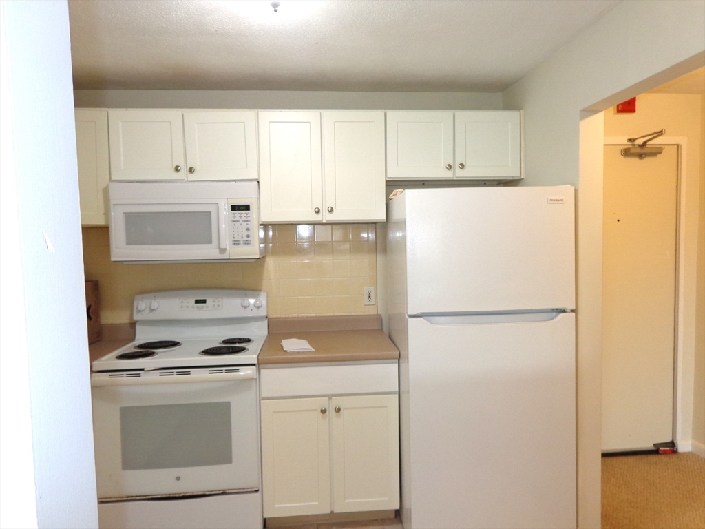 32 Whites Ave #D76, Watertown, MA Photo #11