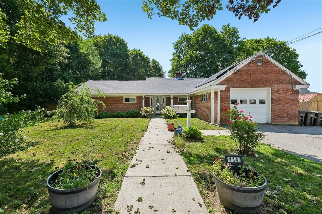 Photo of 114 Rich St, Gardner, MA