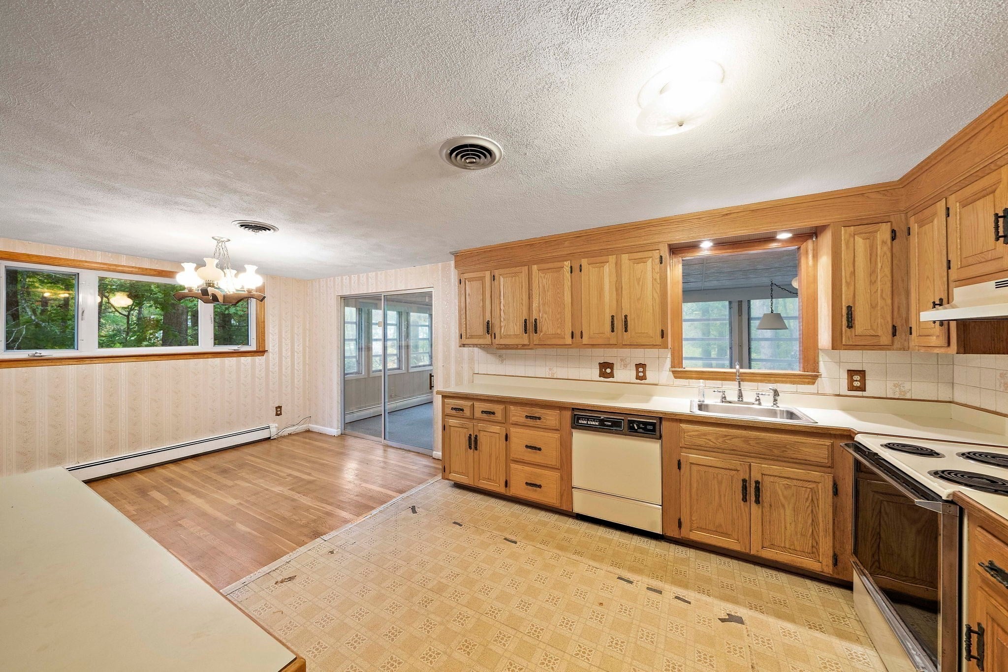 23 Acorn Circle, Hanover, MA, 23 Acorn Circle, Hanover, MA Photo #7