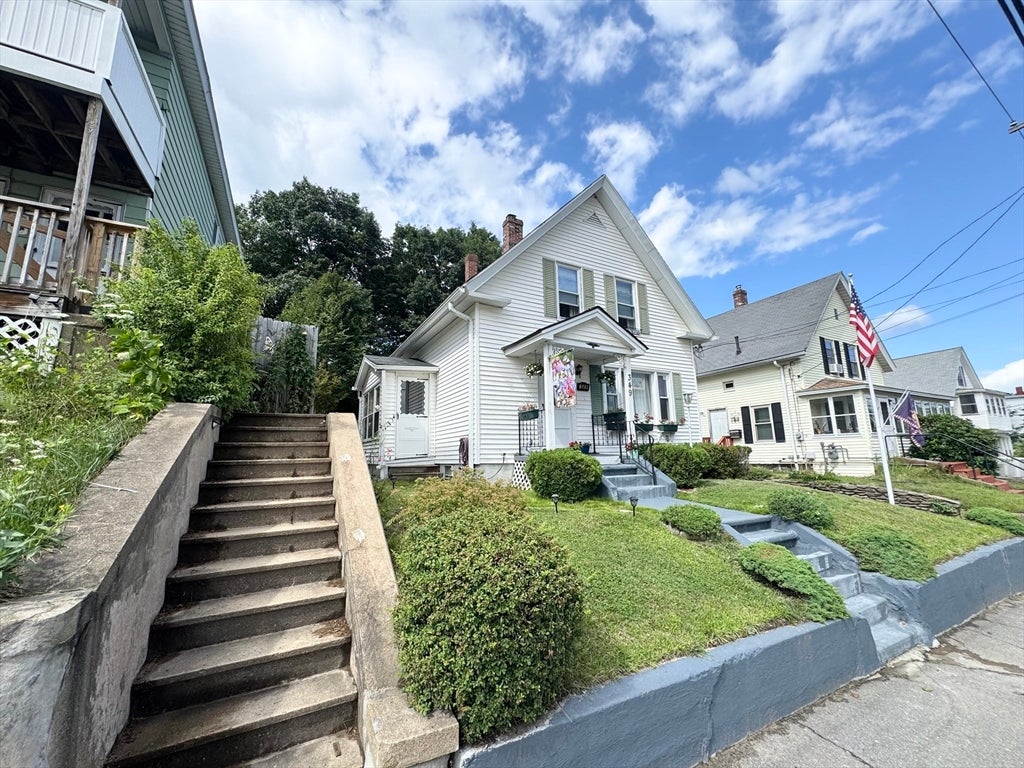 349 Parker St