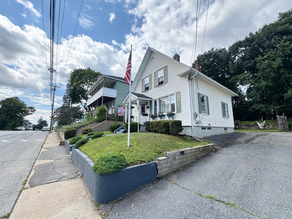 349 Parker St