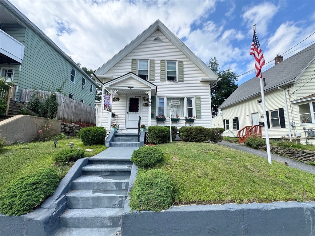 349 Parker St