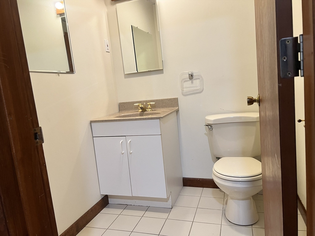 36-38 Mechanic St 204