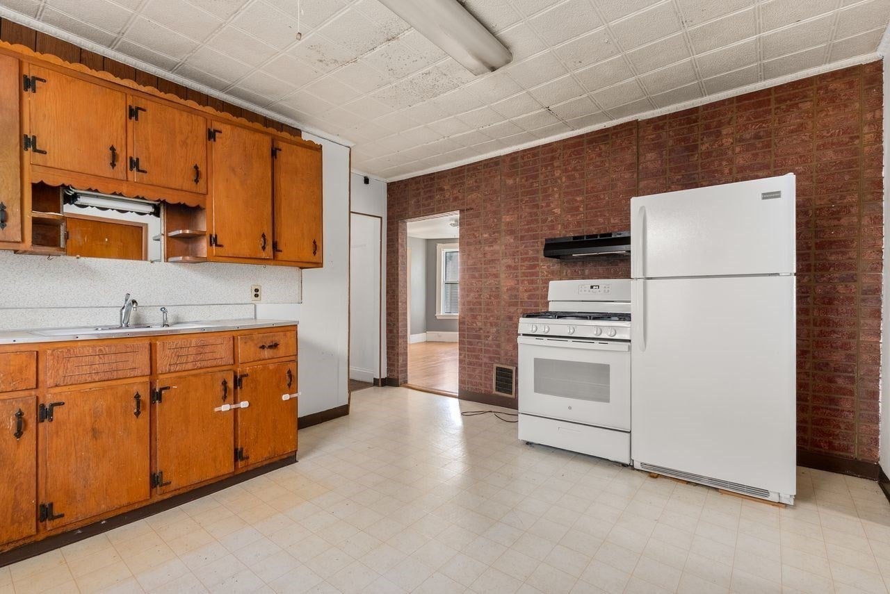 52 Burnside Ave, Somerville, MA, 52 Burnside Ave, Somerville, MA Photo #19
