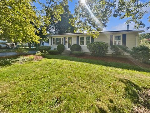 31 Verndale Ave Attleboro MA 02703