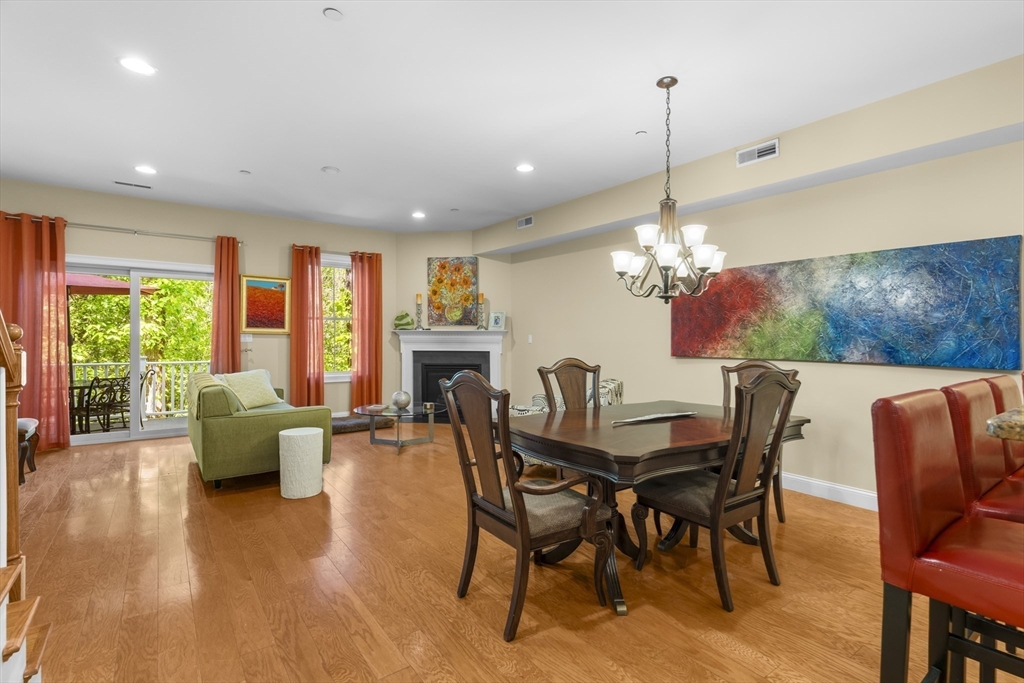 1605 Catalpa Dr 1605