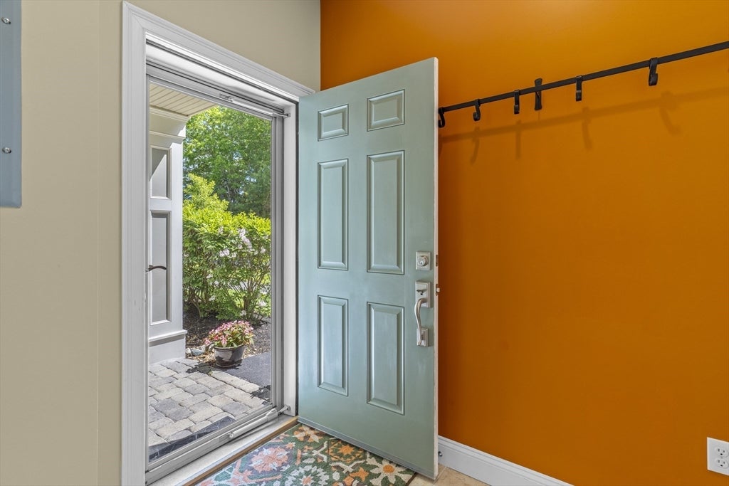 1605 Catalpa Dr 1605