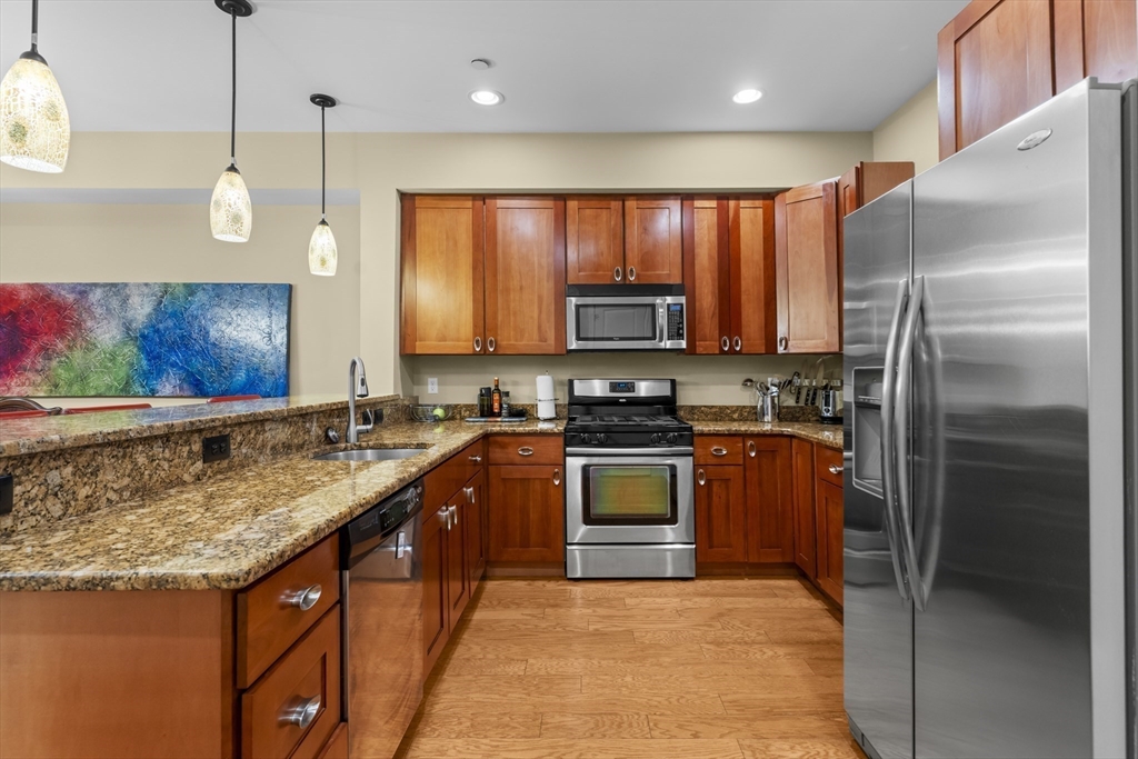 1605 Catalpa Dr 1605