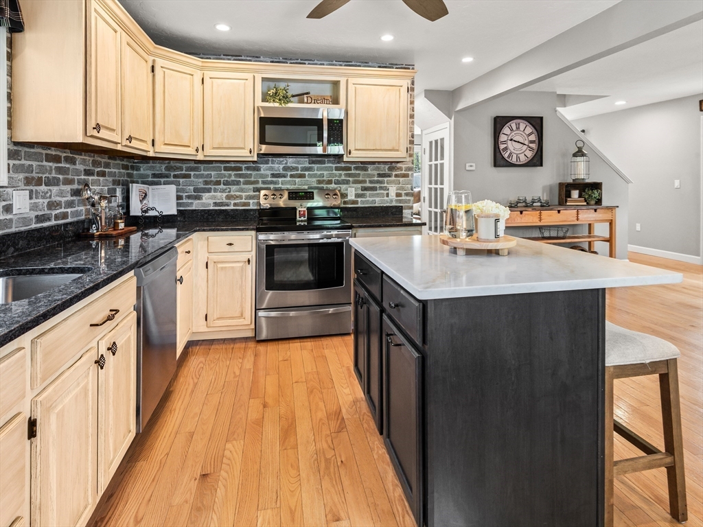 6 Maple Lane, Leicester, MA Photo #11