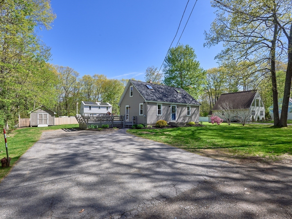 6 Maple Lane, Leicester, MA Photo #2