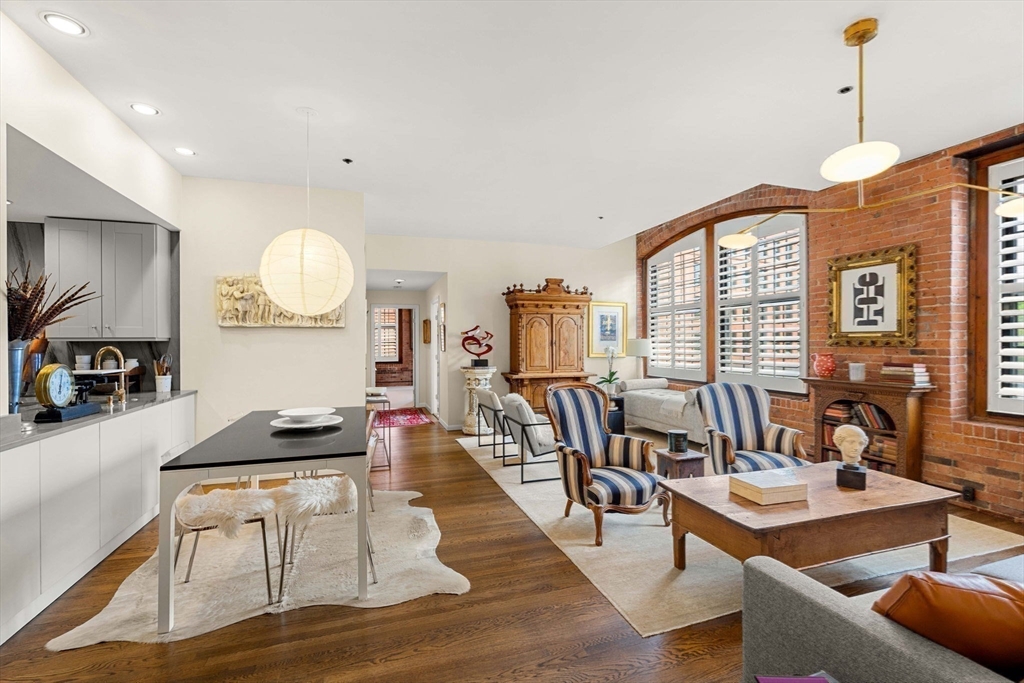 1243 Adams Street PM309