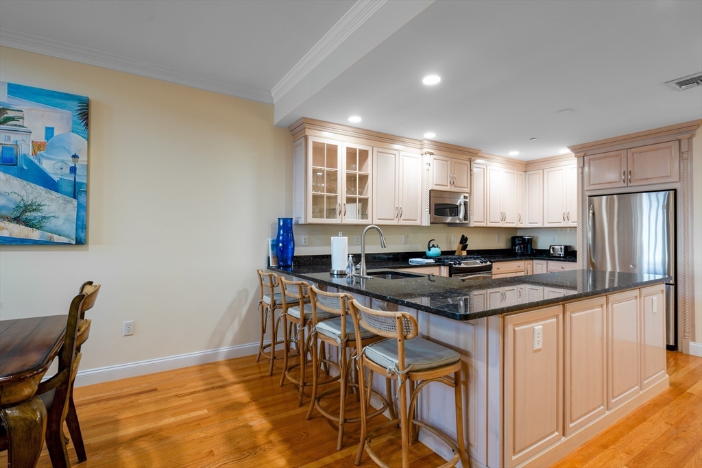 286 Grand Avenue 8
