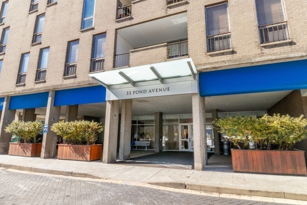 33 Pond Ave 1106