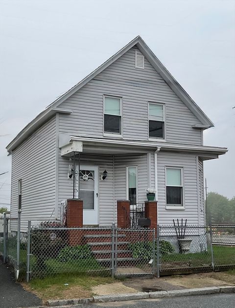 3 Penn Ave Lowell MA 01852
