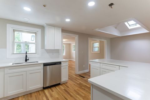 53 Hampden Dr Norwood MA 02062