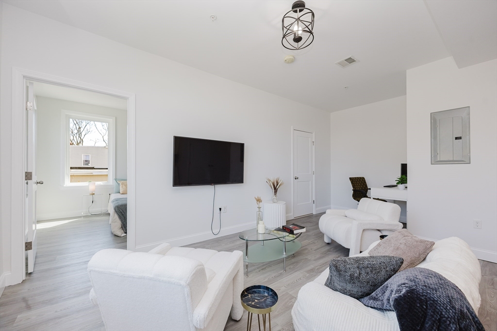 92-94 George St #203, Boston, MA Photo #10