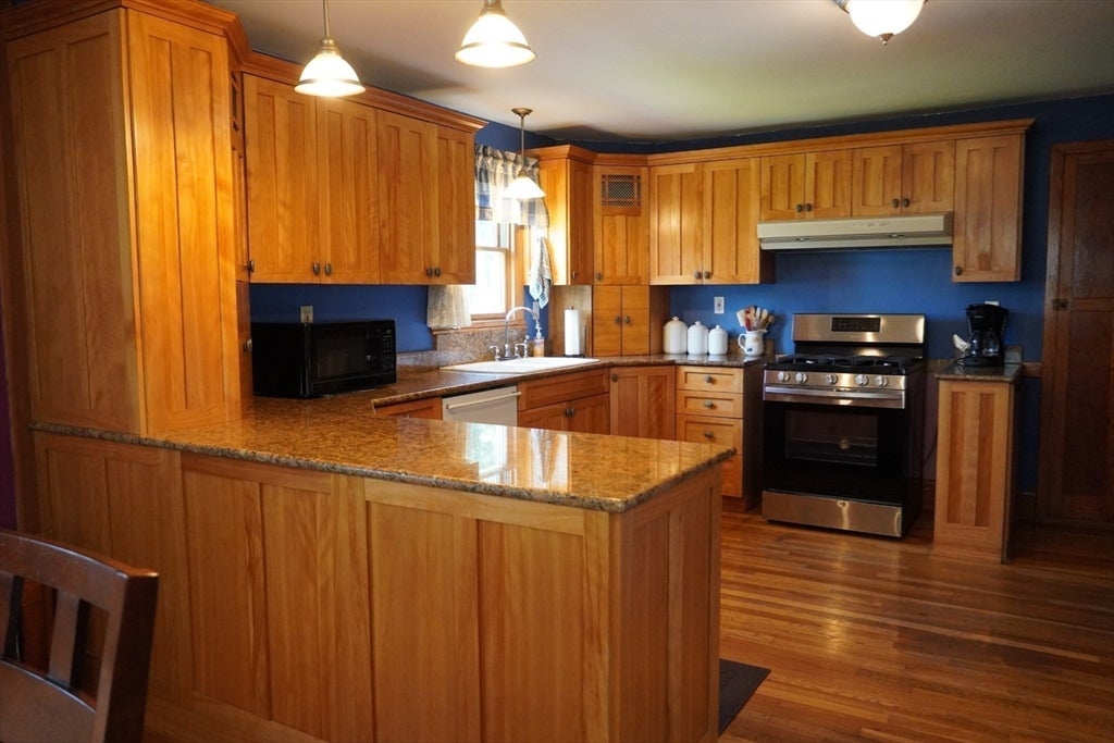 8 Highland St, Peabody, MA, 8 Highland St, Peabody, MA Photo #7