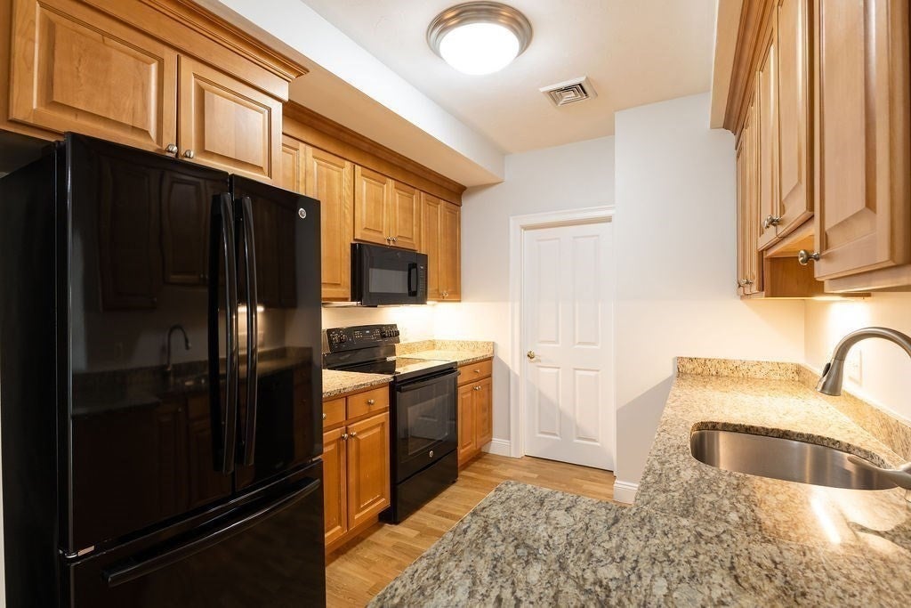 1 Lenox ST #111, Norwood, MA, 1 Lenox ST #111, Norwood, MA Photo #11