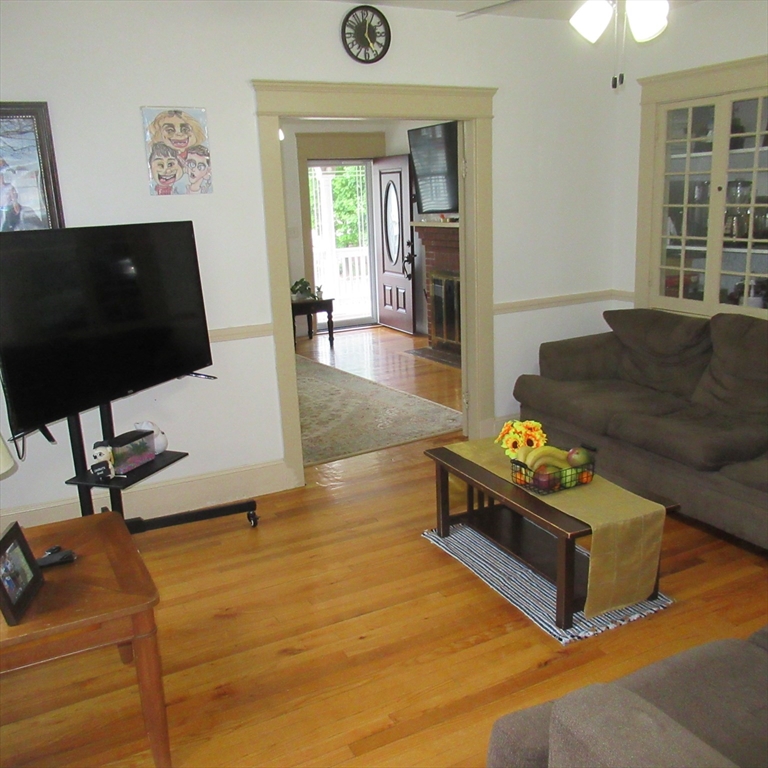 85-87 Belrose Ave