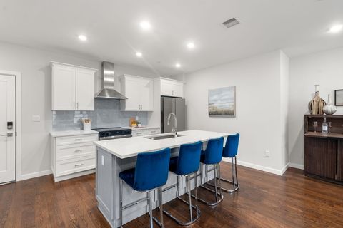 Photo of 267 Old Colony Ave #510, Boston, MA 02127 (MLS # 73522544)