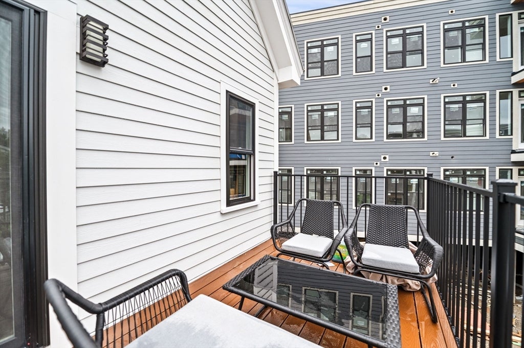 6 Weld Hill St