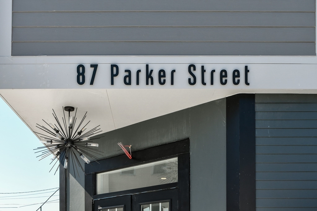 87 Parker St 402