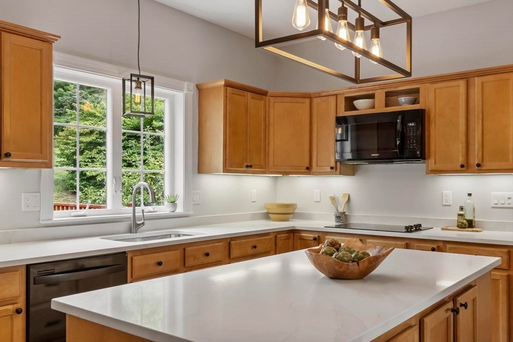 20 Wood Street, Groveland, MA Photo #10