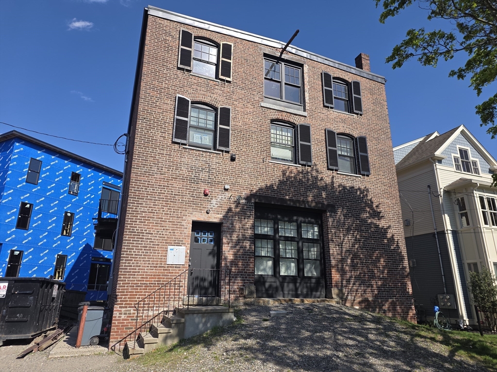 14 Meehan St