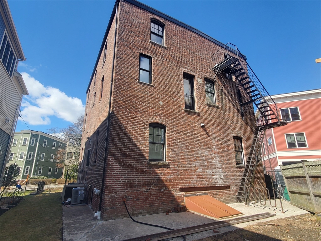 14 Meehan St