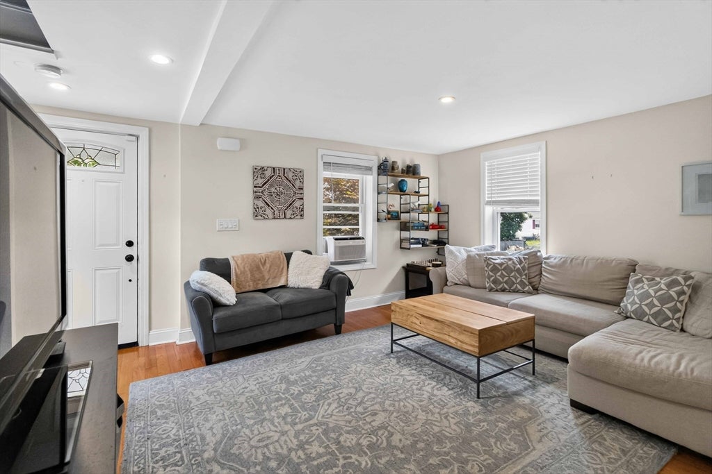 6 Carter Pl, Woburn, MA, 6 Carter Pl, Woburn, MA Photo #5