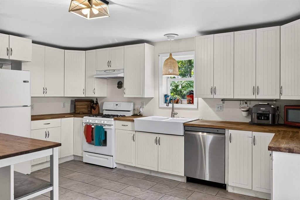 6 Carter Pl, Woburn, MA, 6 Carter Pl, Woburn, MA Photo #14