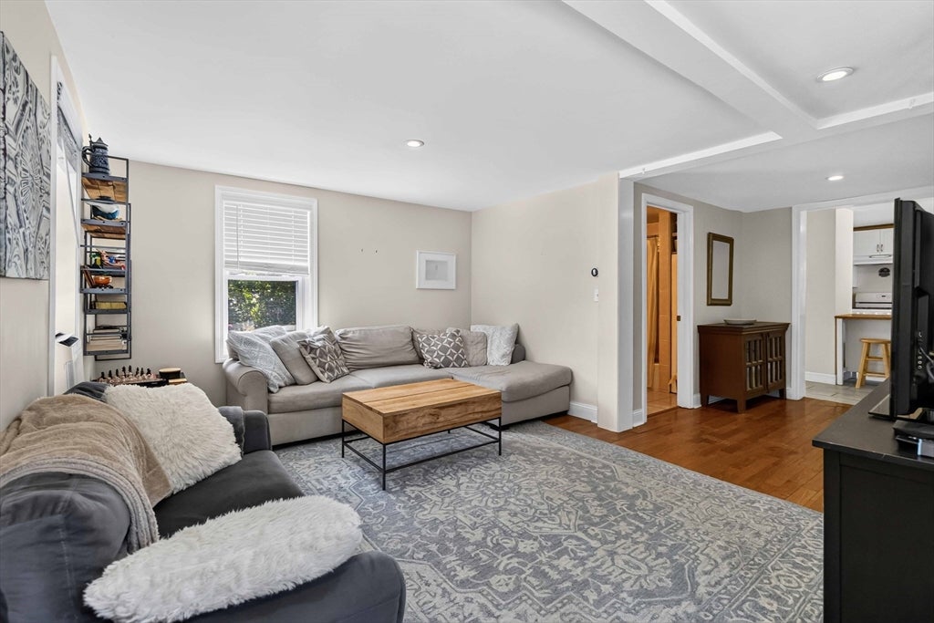 6 Carter Pl, Woburn, MA, 6 Carter Pl, Woburn, MA Photo #4