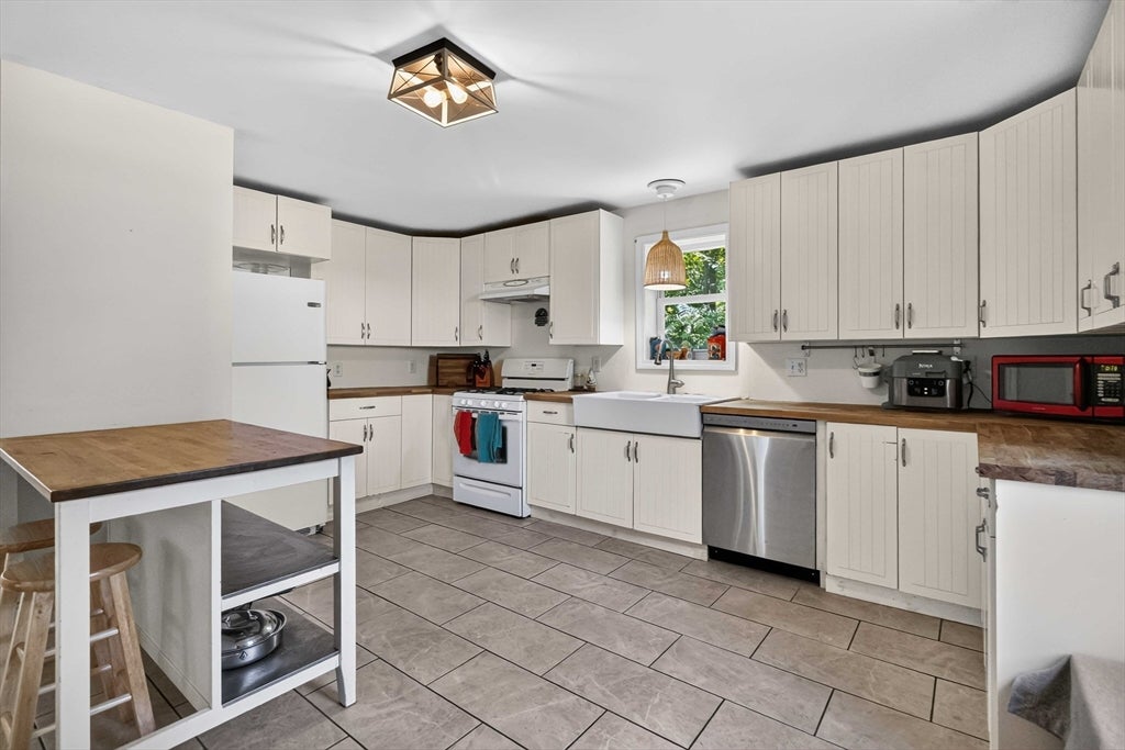 6 Carter Pl, Woburn, MA, 6 Carter Pl, Woburn, MA Photo #10