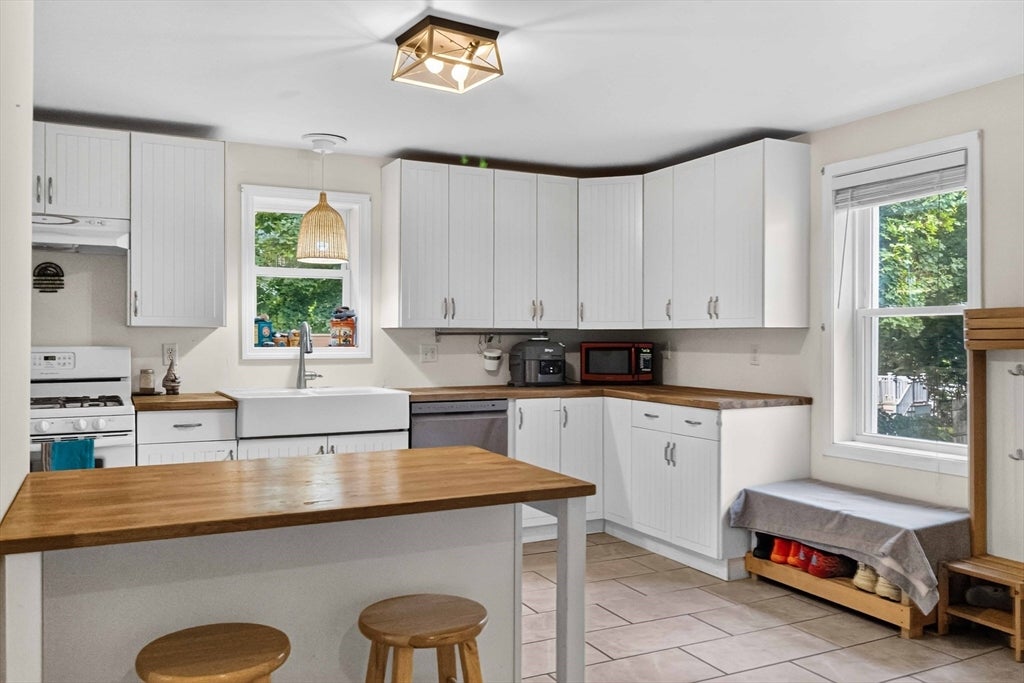 6 Carter Pl, Woburn, MA, 6 Carter Pl, Woburn, MA Photo #8