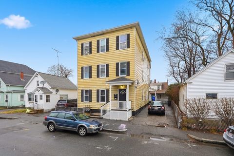 Photo of 14-14 1/2 Hacker Street, Worcester, MA 01603 (MLS # 73491009)