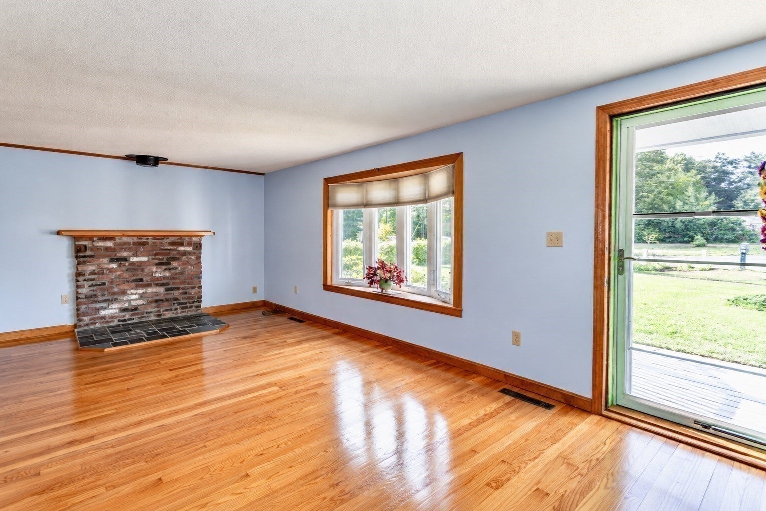 71 Birch Bluffs Drive, Westfield, MA Photo #8
