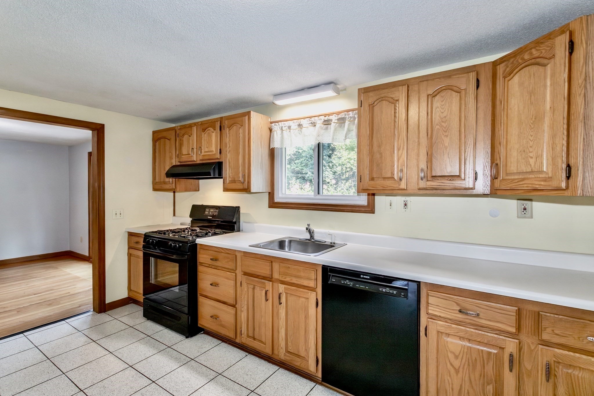 71 Birch Bluffs Drive, Westfield, MA Photo #10