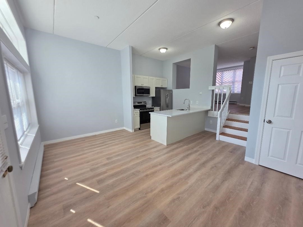 92 Lawn St 7-160