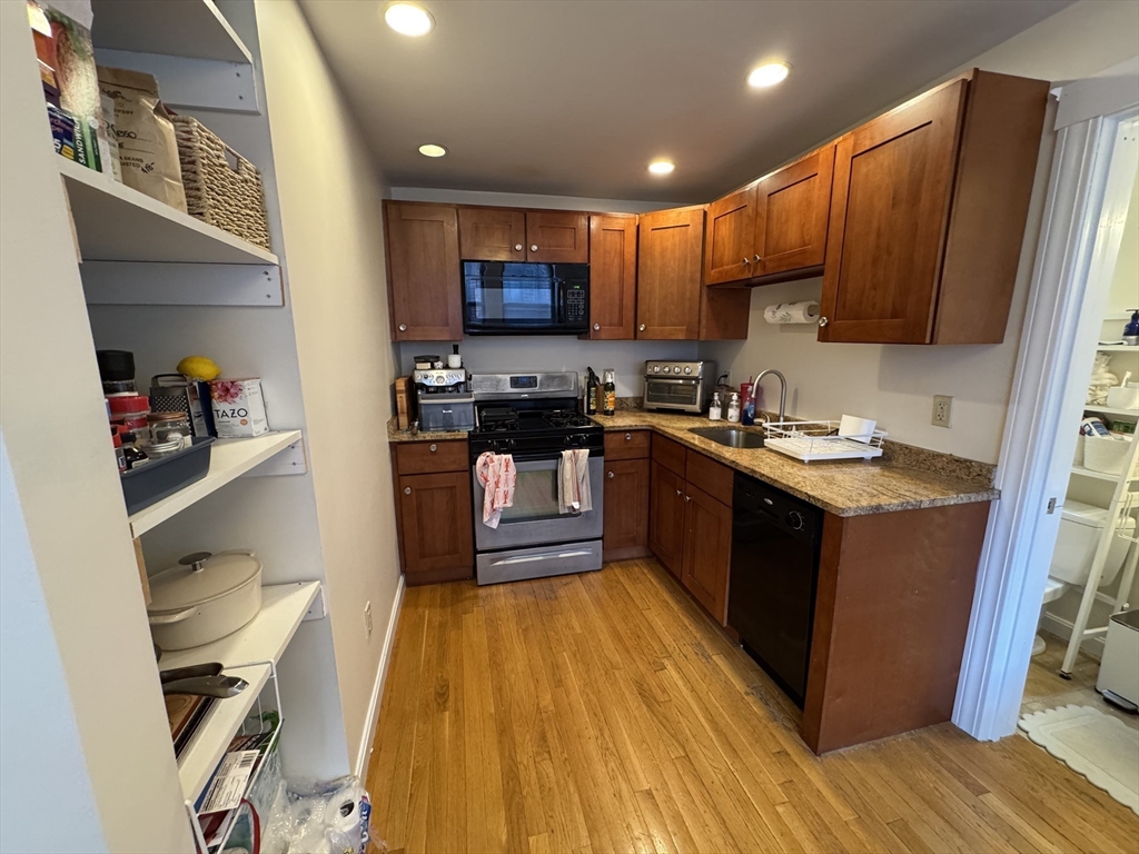 205 Endicott St 4