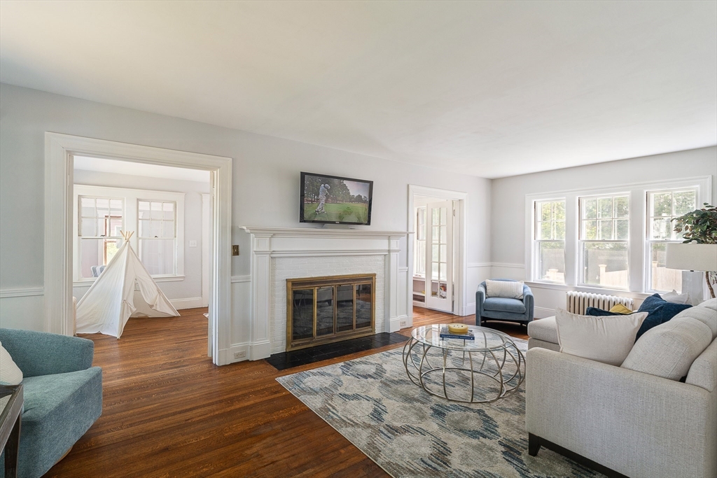 15 Agawam Rd