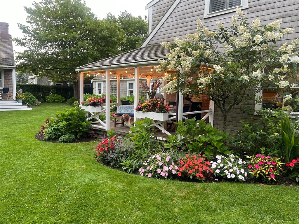 Click for 28 Morey Lane, Nantucket, MA slideshow