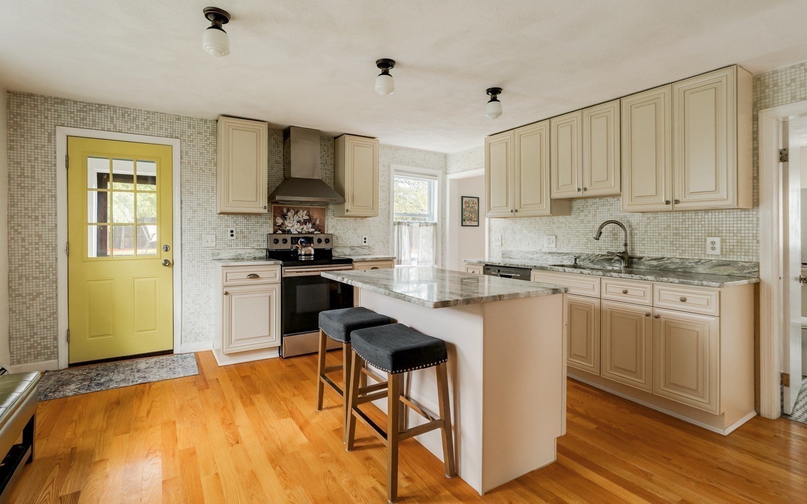 12 Butler St, Medford, MA Photo #7