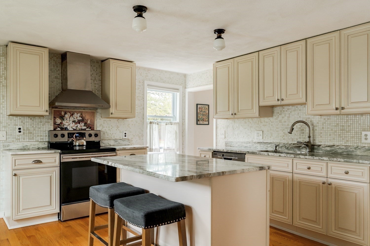 12 Butler St, Medford, MA Photo #1