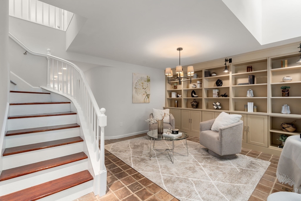 553 Boylston St C-2