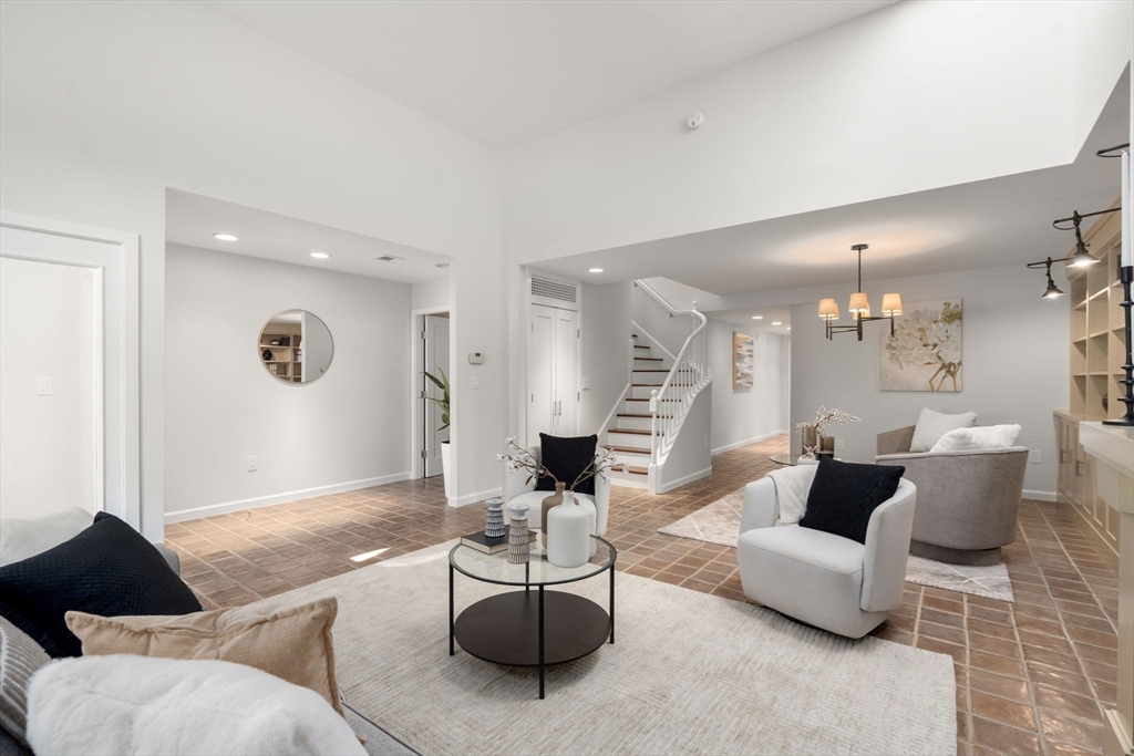 553 Boylston St C-2