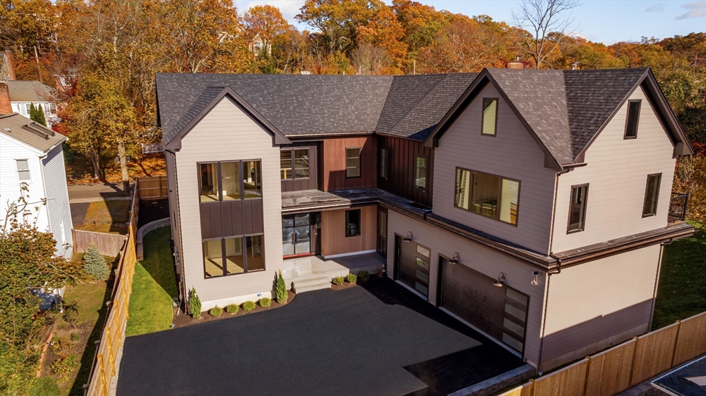 25 White Ave