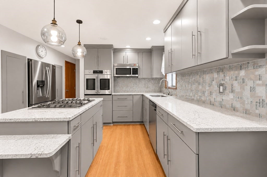124 Pacella Park Dr. 124