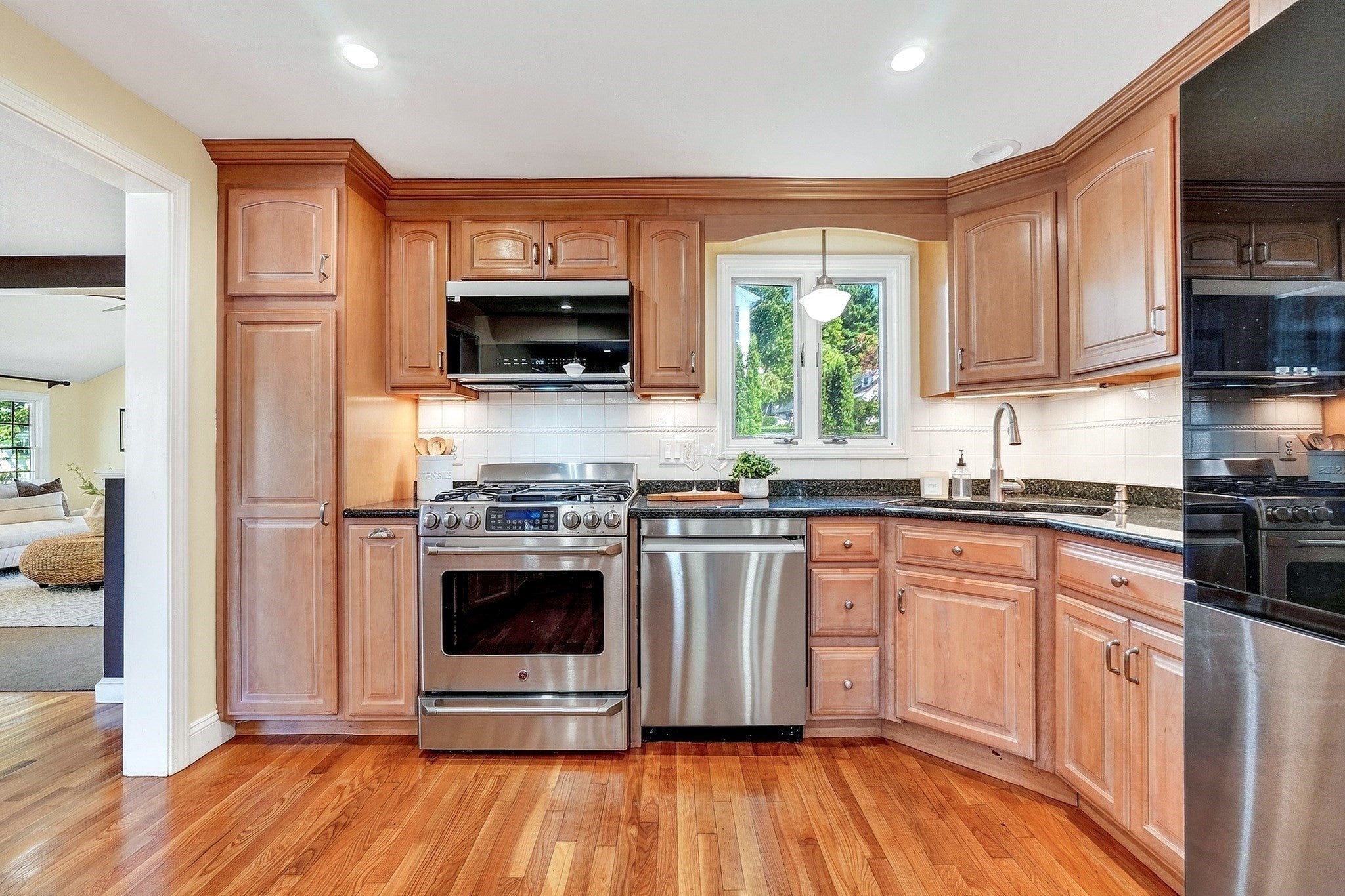 8 Sunnyfield Road, Bedford, MA, 8 Sunnyfield Road, Bedford, MA Photo #2