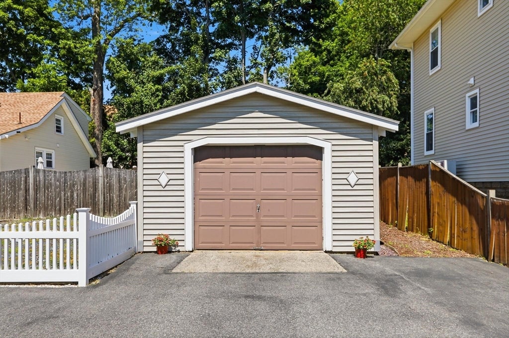 34 Avon St, Saugus, MA, 34 Avon St, Saugus, MA Photo #6