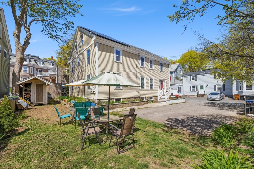 24 Vestry St